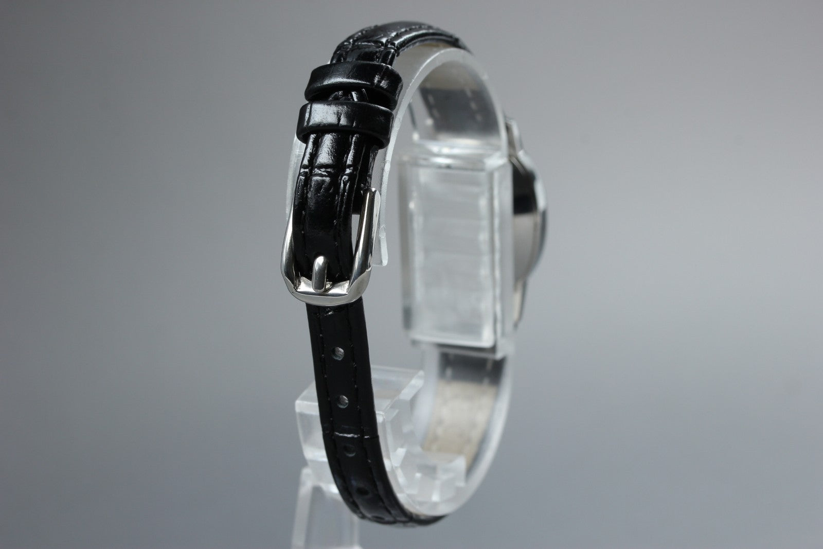 1977 Near MINT OMEGA De Ville 18mm 511.0553 Manual Silver Dial Women's Vintage