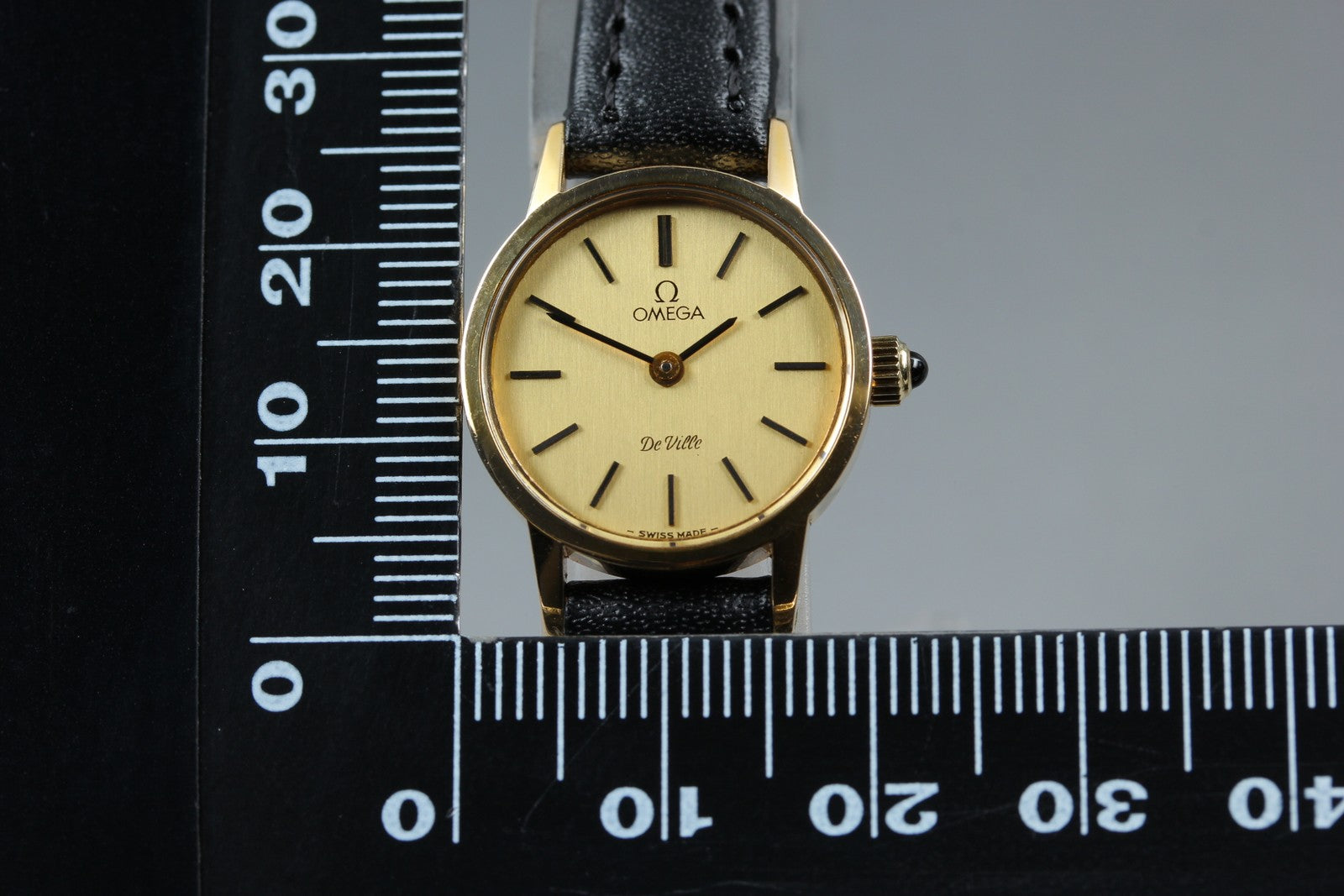 1979 Near MINT/Box, Paper OMEGA De Ville 20mm 511.0371 Manual Gold Women Vintage