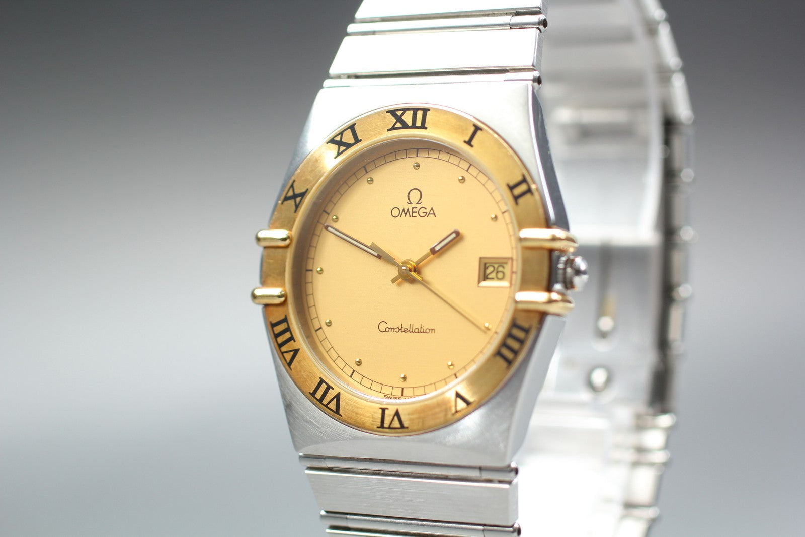1993 Near MINT OMEGA Constellation 32mm 396.1070.1 Quartz Gold Dial Men Vintage