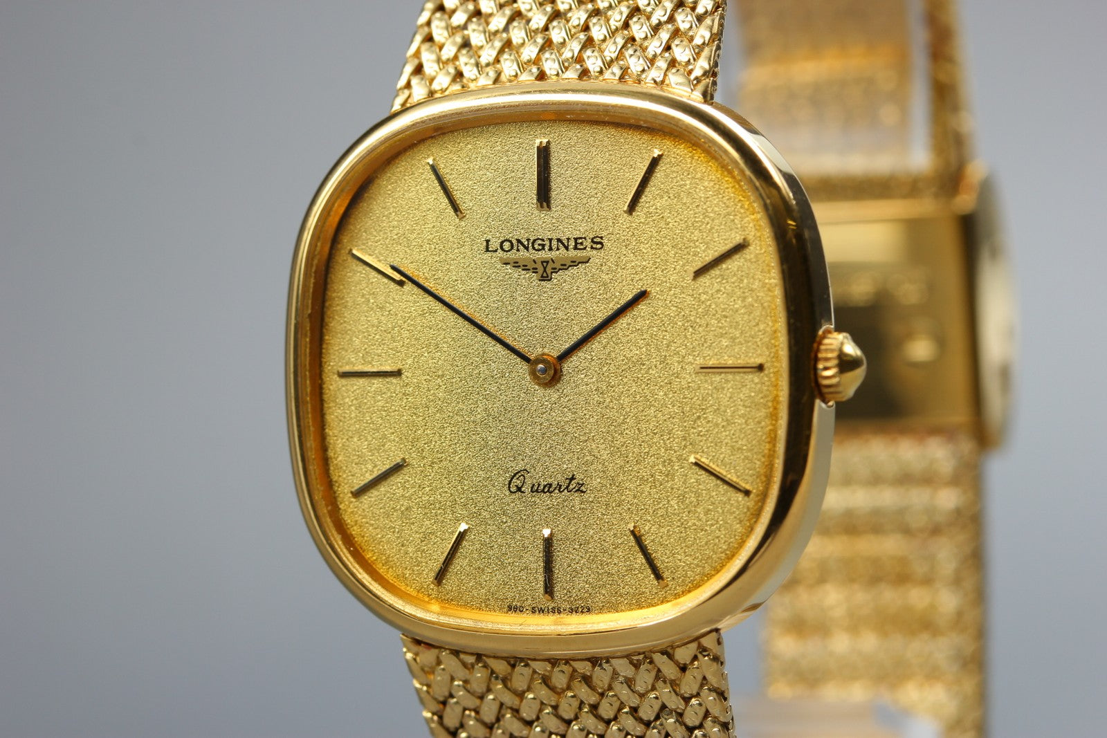 Near MINT LONGINES 960 3229 31mm Quartz Gold Plated Gold Dial Men's Vintage