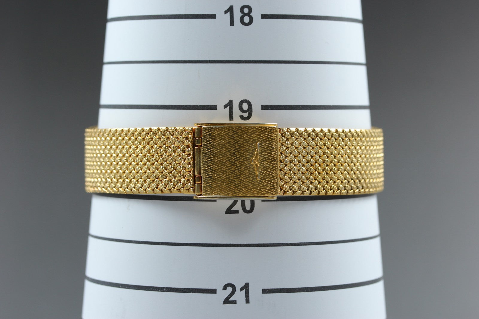 Near MINT LONGINES 960 3229 31mm Quartz Gold Plated Gold Dial Men's Vintage