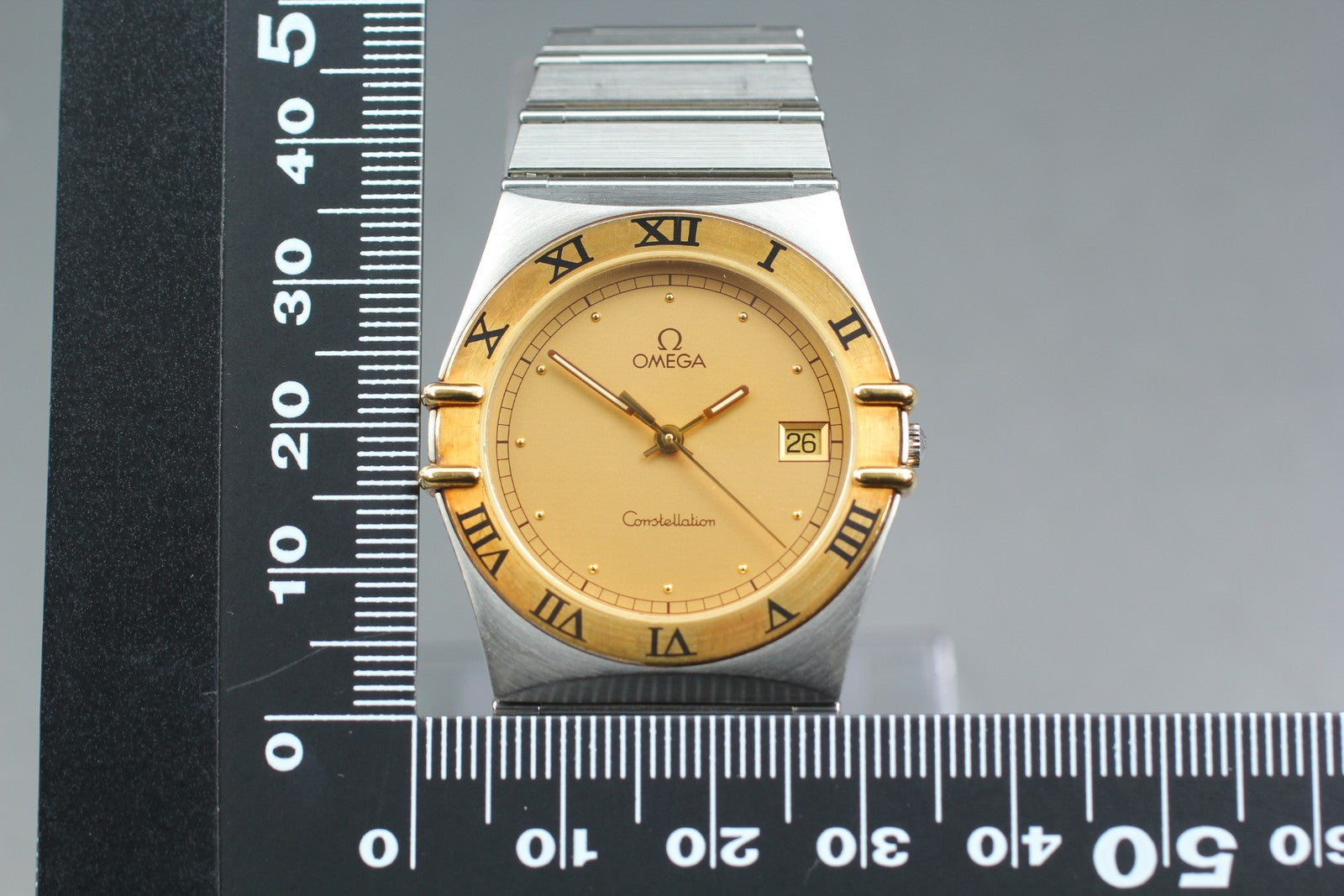 1993 Near MINT OMEGA Constellation 32mm 396.1070.1 Quartz Gold Dial Men Vintage