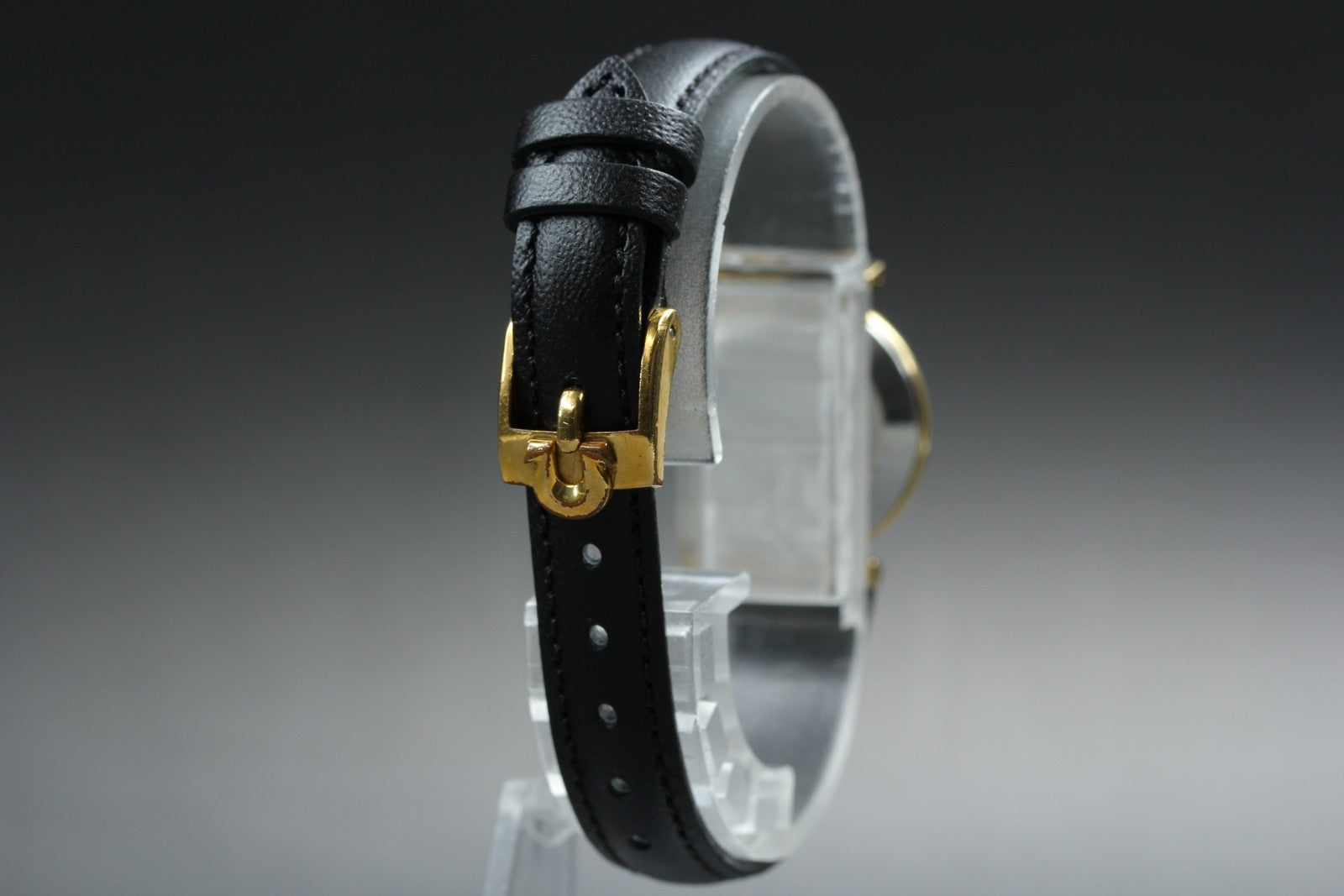1979 Near MINT OMEGA De Ville 22mm 511.0565 Manual Gold Dial Women's Vintage