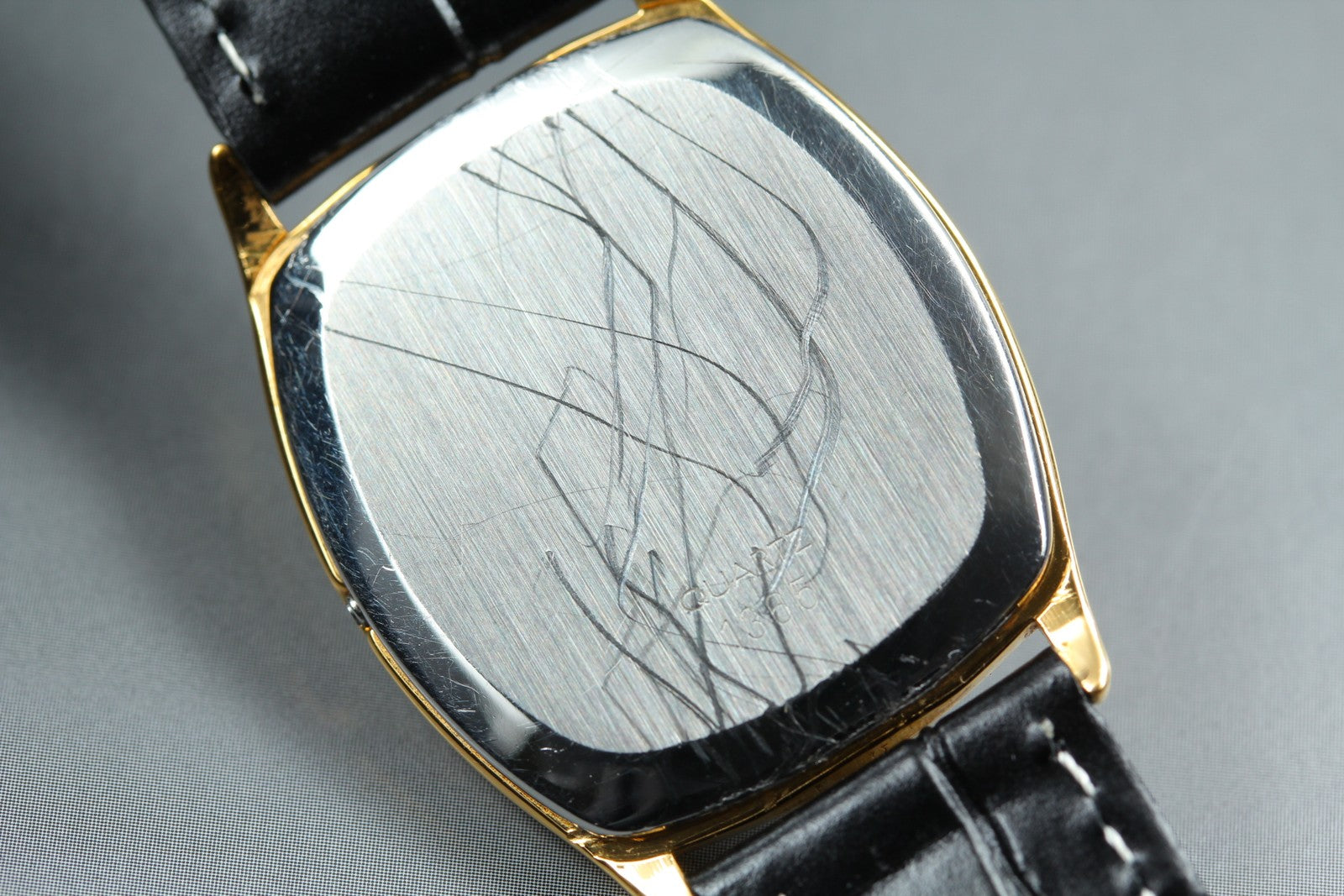 1981 Near MINT OMEGA De Ville 27mm 191.0100.1 Quartz Gold Dial Men's Vintage