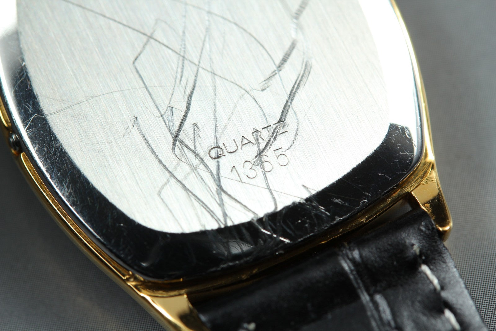 1981 Near MINT OMEGA De Ville 27mm 191.0100.1 Quartz Gold Dial Men's Vintage