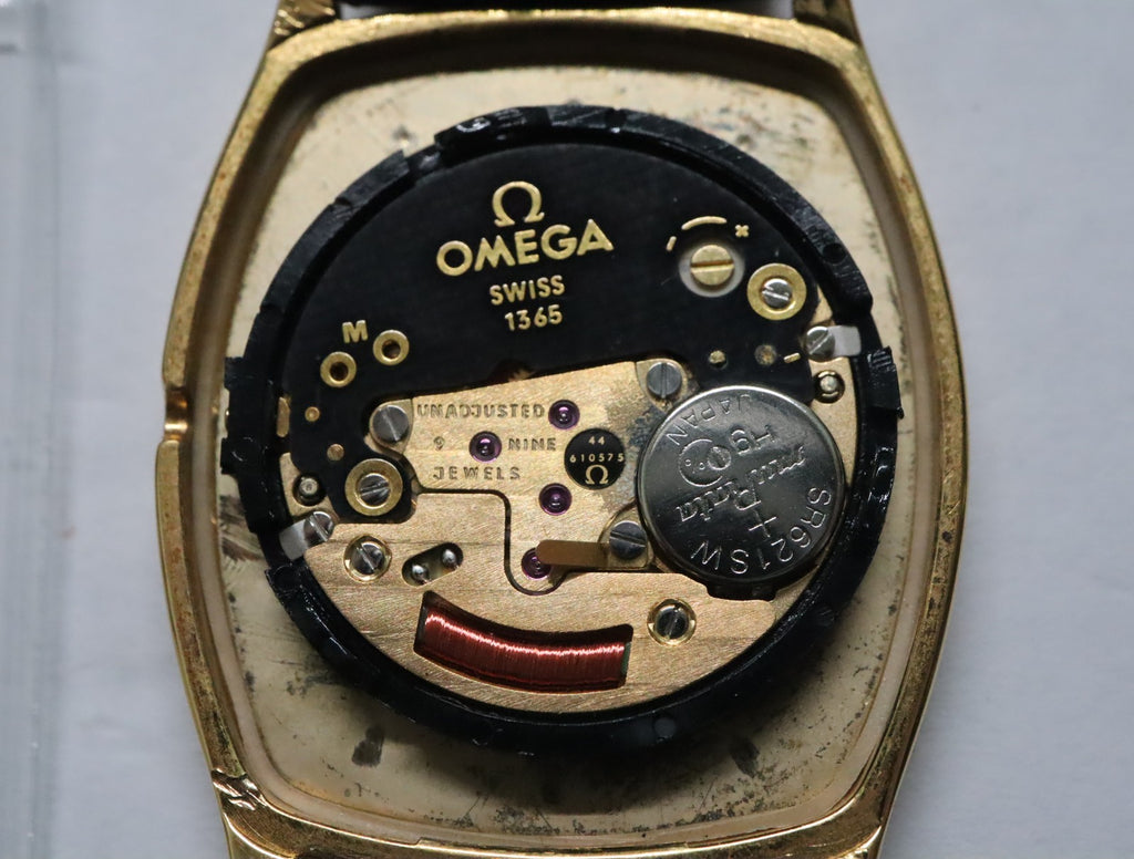 1981 Near MINT OMEGA De Ville 27mm 191.0100.1 Quartz Gold Dial Men's Vintage