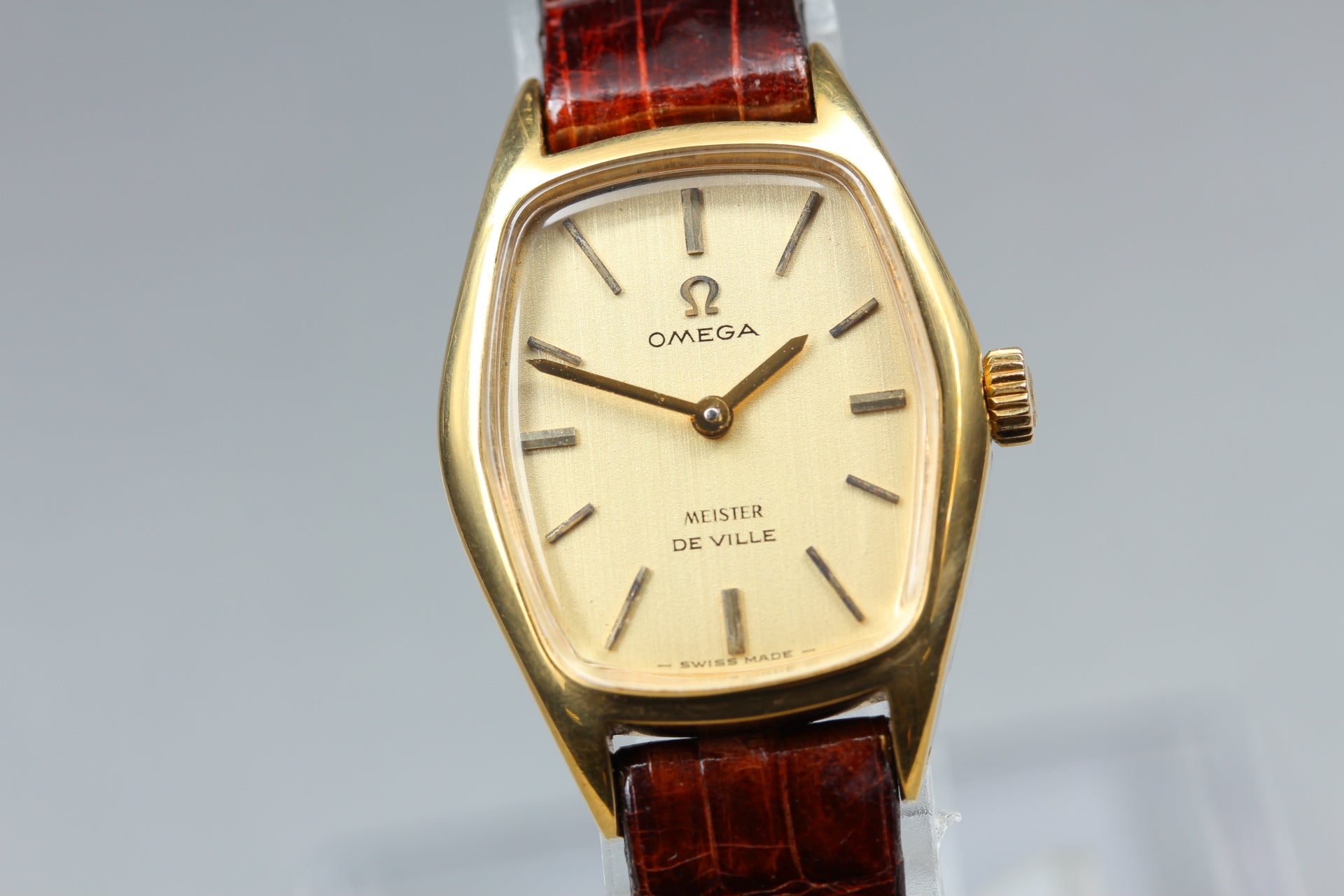 1969 MINT OMEGA De Ville Meister 22mm 511.291 Manual Gold Dial Women's Vintage