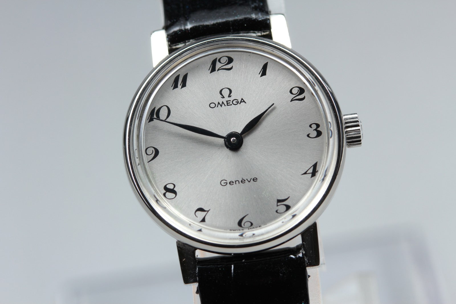 1969 Near MINT OMEGA Geneve 23mm 511.457 Manual Breguet Dial Women Vintage