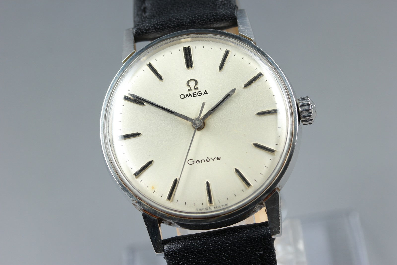 1969 Near MINT OMEGA Geneve 34mm 135.011 Manual Wind Silver Dial Men's Vintage