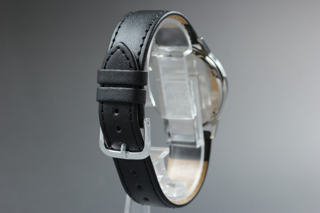 1969 Near MINT OMEGA Geneve 34mm 135.011 Manual Wind Silver Dial Men's Vintage