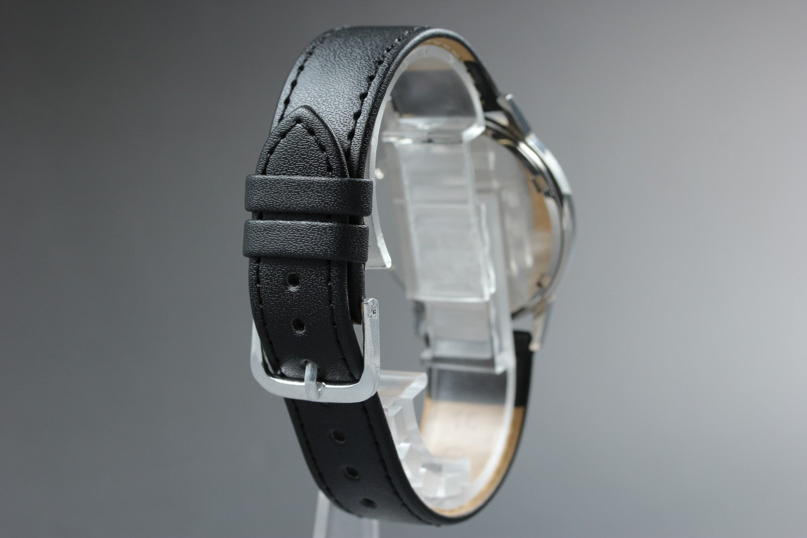 1969 Near MINT OMEGA Geneve 34mm 135.011 Manual Wind Silver Dial Men's Vintage