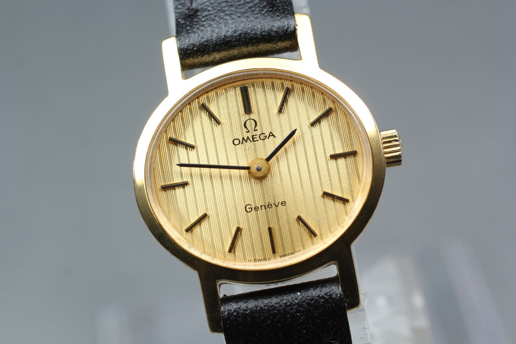 1974 Near MINT OMEGA Geneve 23mm 511.0412 Manual Gold Dial Women's Vintage