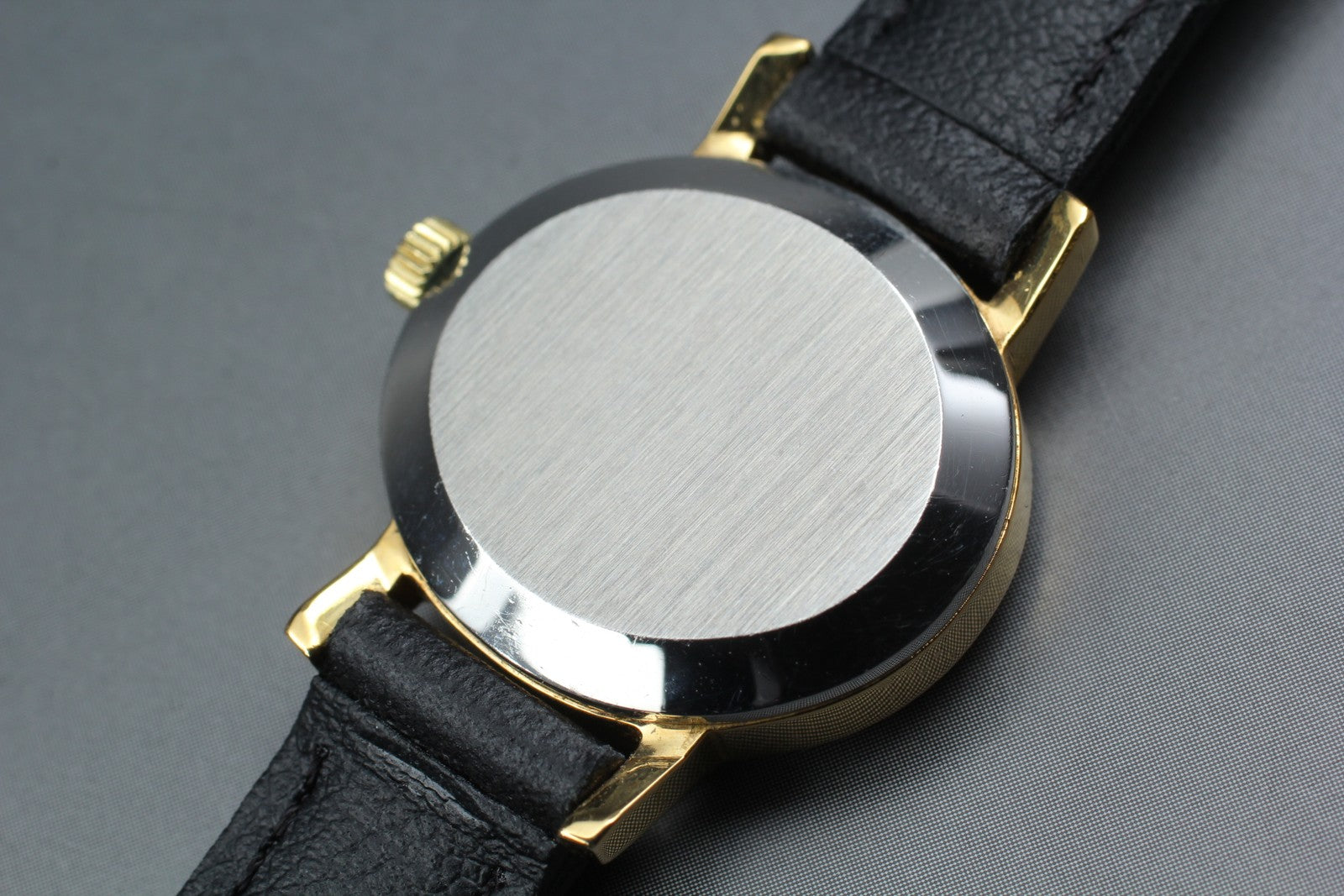 1974 Near MINT OMEGA Geneve 23mm 511.0412 Manual Gold Dial Women's Vintage