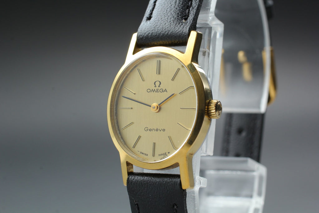 1974 Near MINT OMEGA Geneve 21mm 511.0411 Manual Wind Gold Dial Women's Vintage