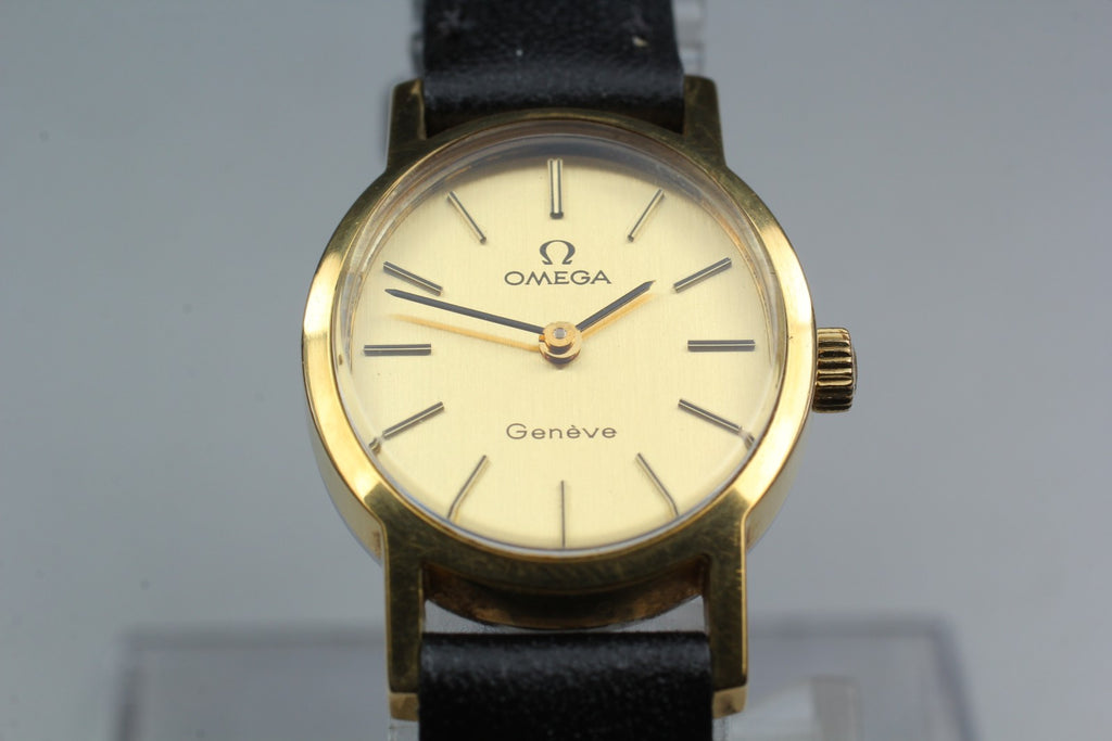 1974 Near MINT OMEGA Geneve 21mm 511.0411 Manual Wind Gold Dial Women's Vintage