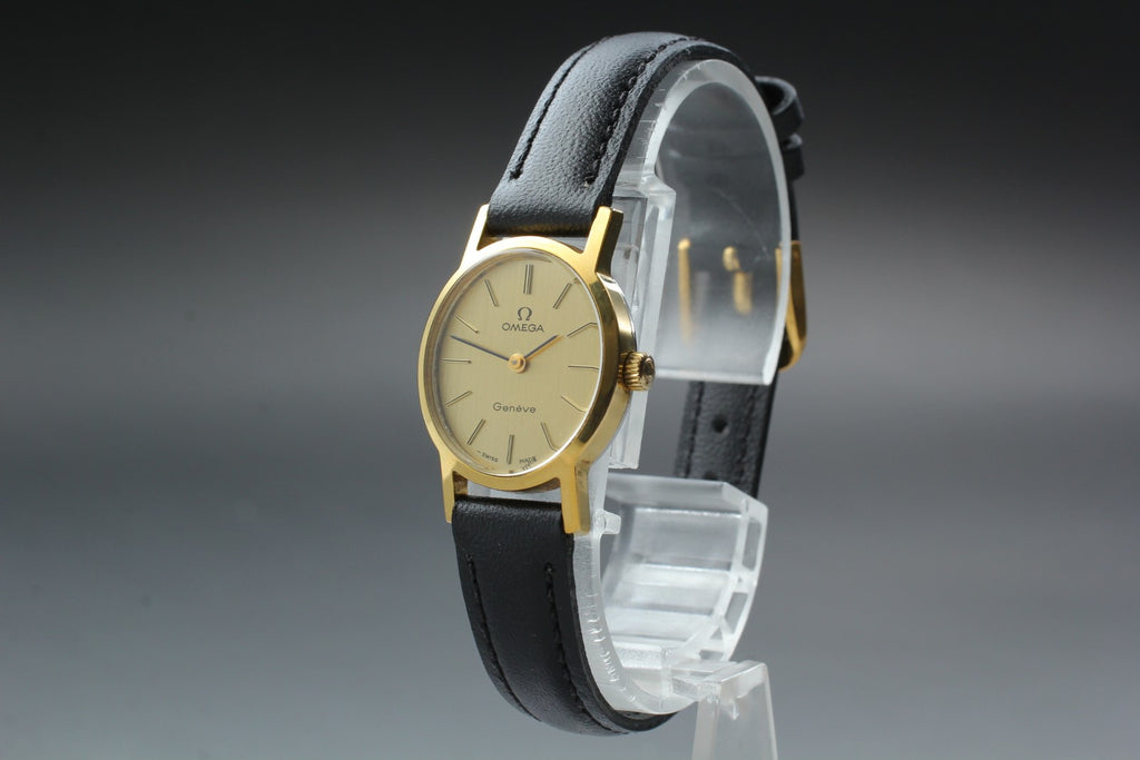 1974 Near MINT OMEGA Geneve 21mm 511.0411 Manual Wind Gold Dial Women's Vintage