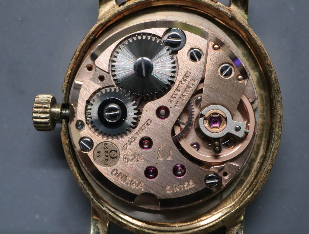 1974 Near MINT OMEGA Geneve 21mm 511.0411 Manual Wind Gold Dial Women's Vintage