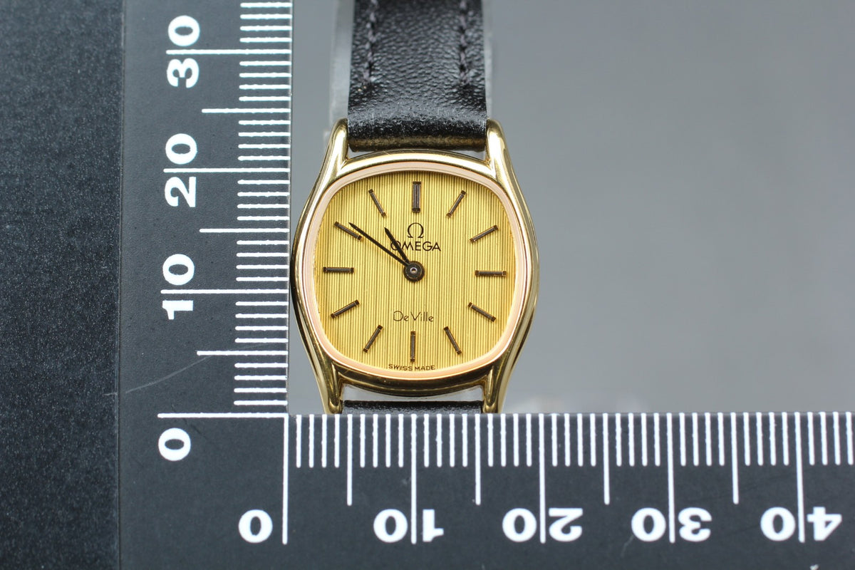 1982 Near MINT/Box, Paper OMEGA De Ville 20mm 591.0158 Quartz Gold Women Vintage