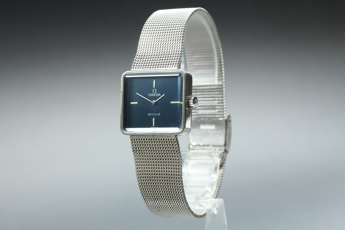 1973 Near MINT OMEGA De Ville 25mm 511.444 Manual Navy Dial Women's Vintage