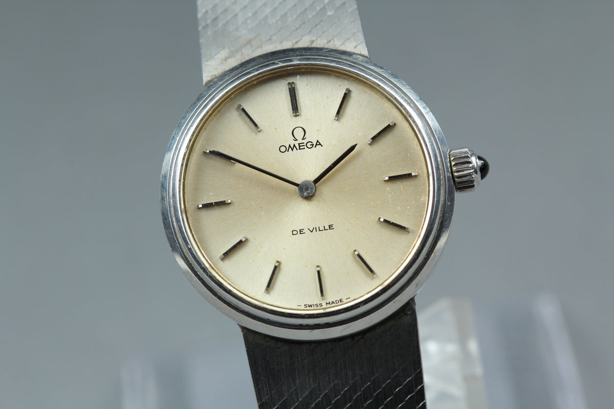 1978 Near MINT OMEGA De Ville 26mm 711.2028 Manual Silver Dial Women's Vintage