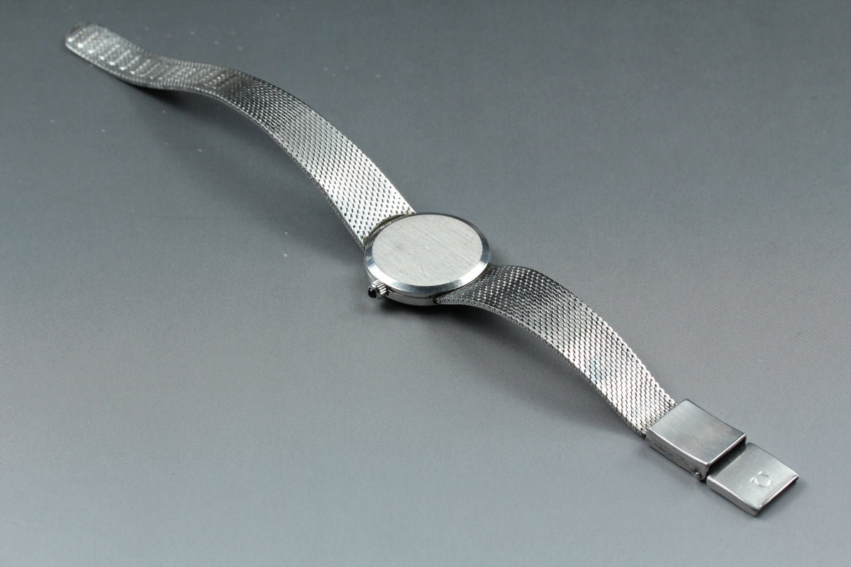 1978 Near MINT OMEGA De Ville 26mm 711.2028 Manual Silver Dial Women's Vintage