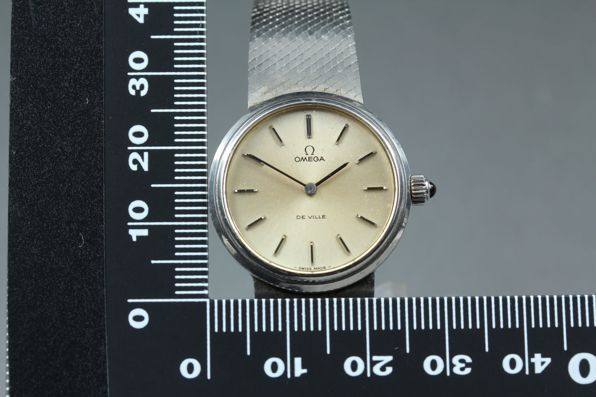 1978 Near MINT OMEGA De Ville 26mm 711.2028 Manual Silver Dial Women's Vintage