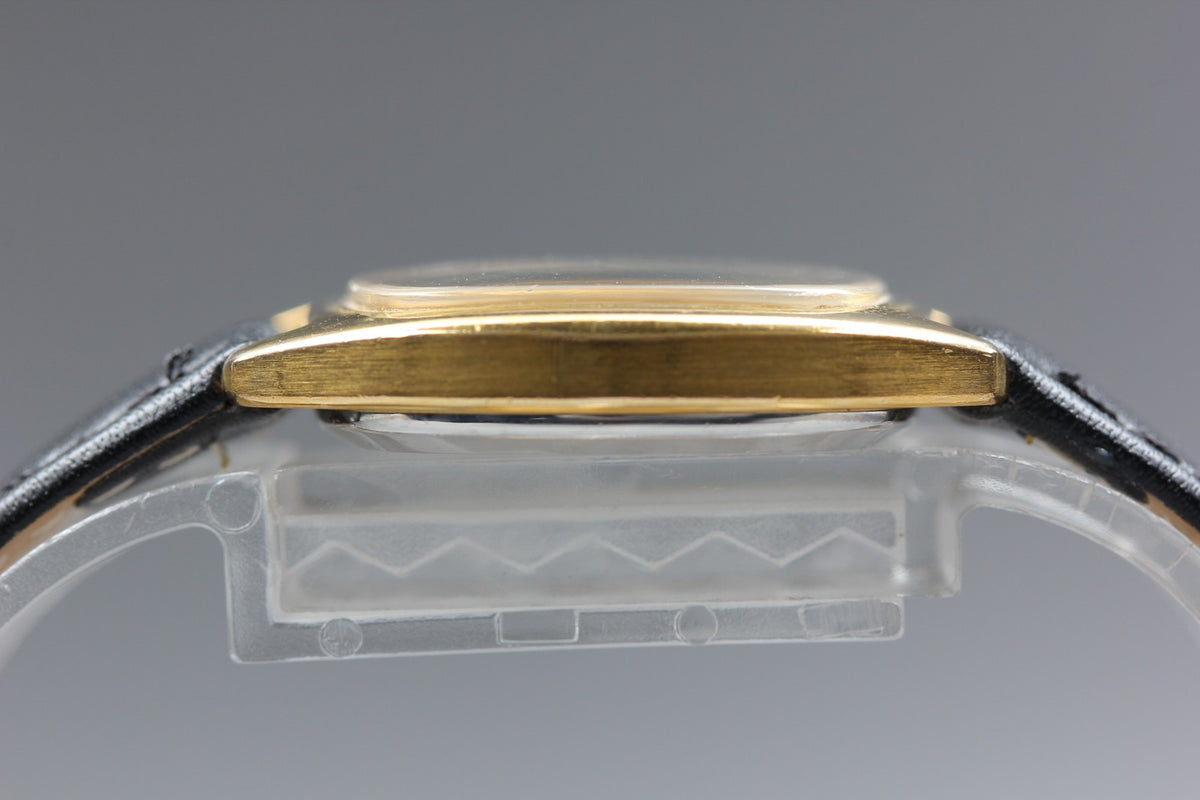 1977 Near MINT OMEGA De Ville 25mm 511.0531 Manual Gold Dial Women's Vintage