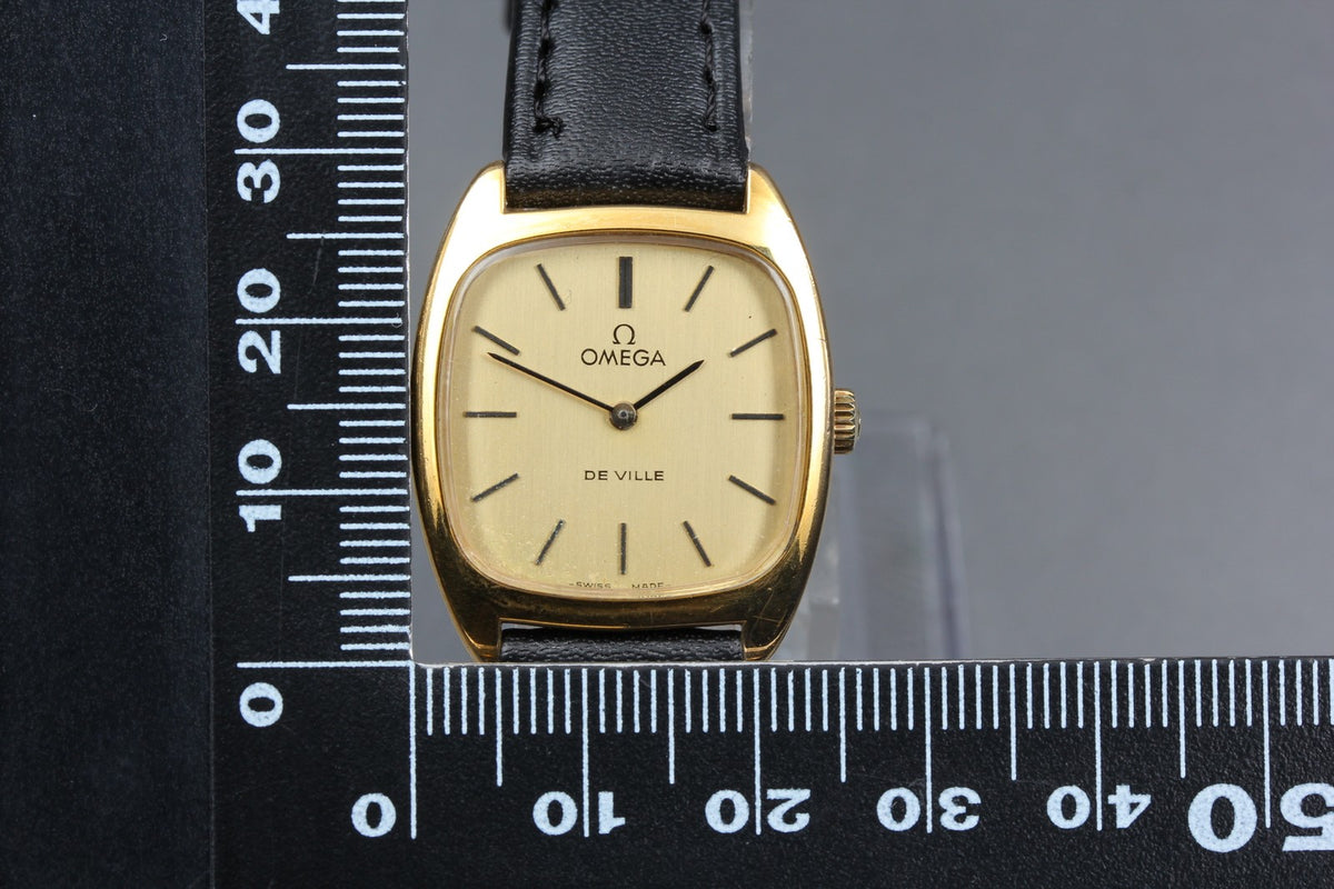 1977 Near MINT OMEGA De Ville 25mm 511.0531 Manual Gold Dial Women's Vintage