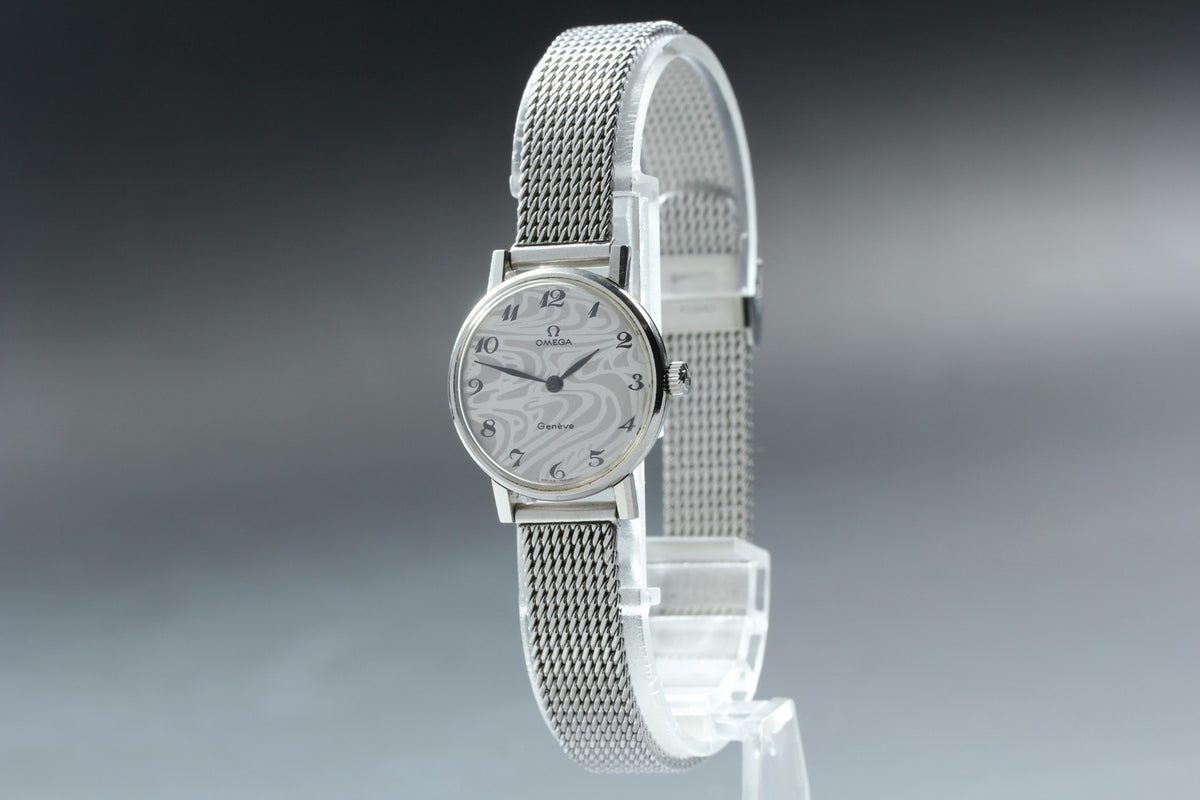 1971 Near MINT OMEGA Geneve 23mm 511.409 Manual Marble Dial Women's Vintage