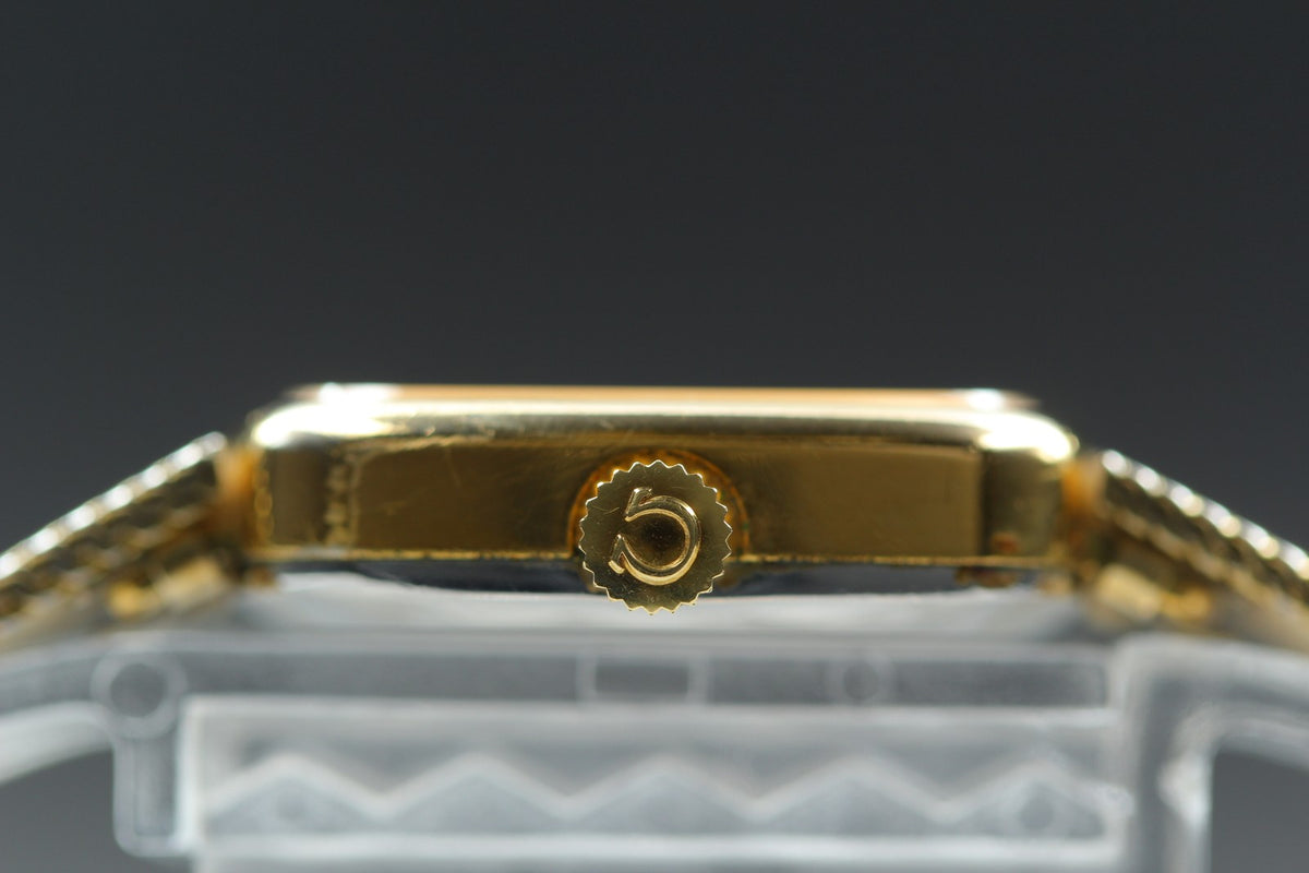 1979 Near MINT OMEGA De Ville 22mm 511.563 Manual Wind Gold Dial Women's Vintage