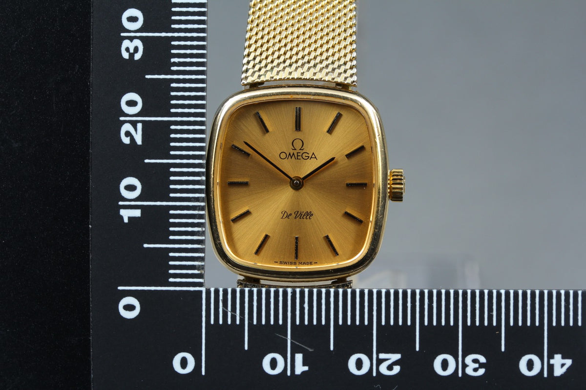 1979 Near MINT OMEGA De Ville 22mm 511.563 Manual Wind Gold Dial Women's Vintage