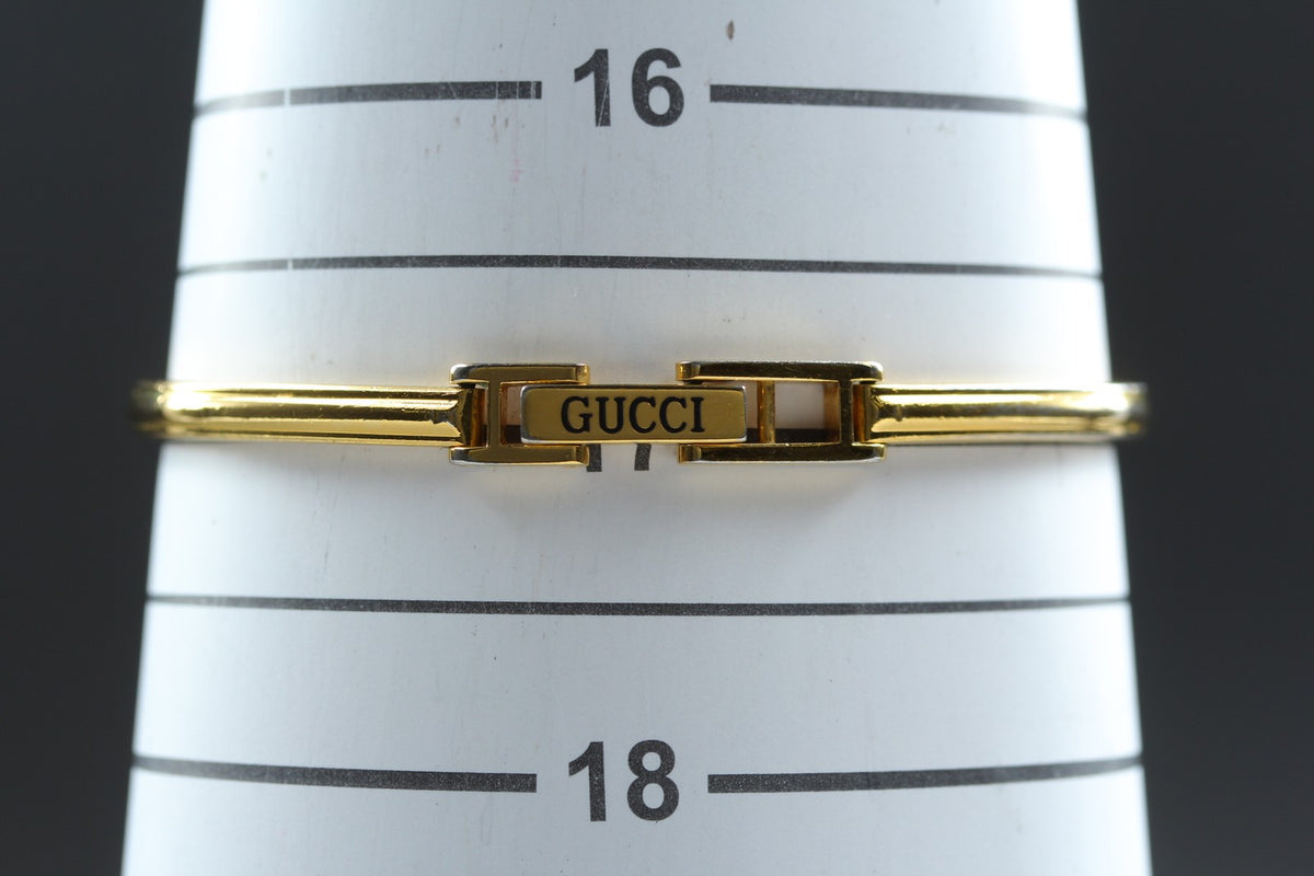 Near MINT GUCCI Change Bezel 26mm 11/12 Quartz White Dial Red Women's Vintage