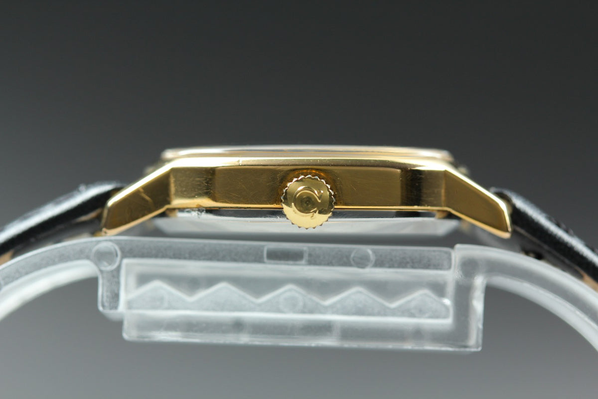 1979 Near MINT OMEGA De Ville 21mm 511.0509 Manual Gold Dial Women's Vintage