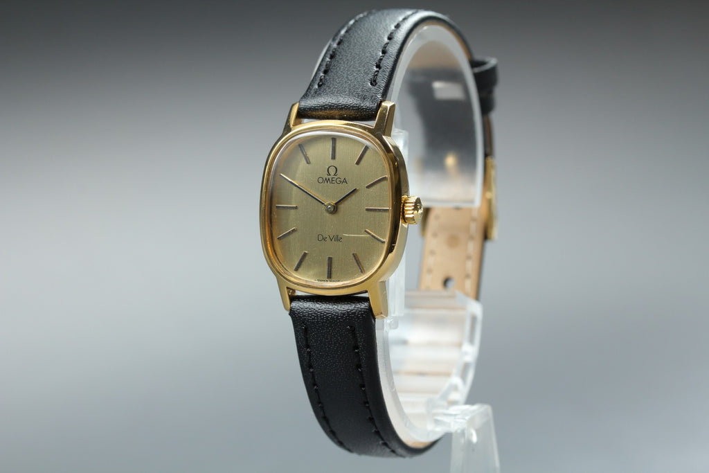 1979 Near MINT OMEGA De Ville 21mm 511.0509 Manual Gold Dial Women's Vintage