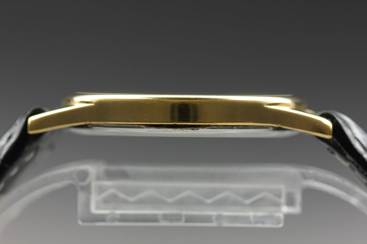 1982 Near MINT OMEGA De Ville 32mm 191.0130.1 Quartz Gold Dial Men's Vintage