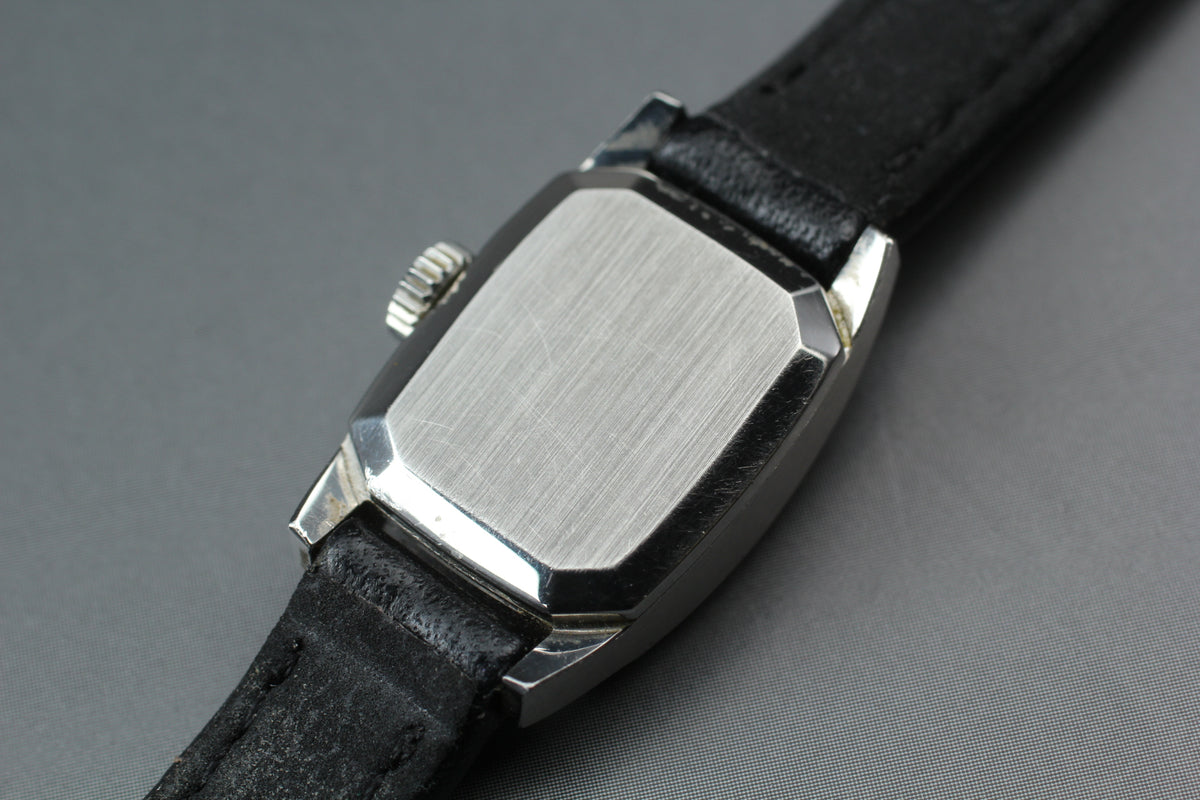 1971 Near MINT OMEGA De Ville 15mm 511.268 Manual Silver Dial Women's Vintage
