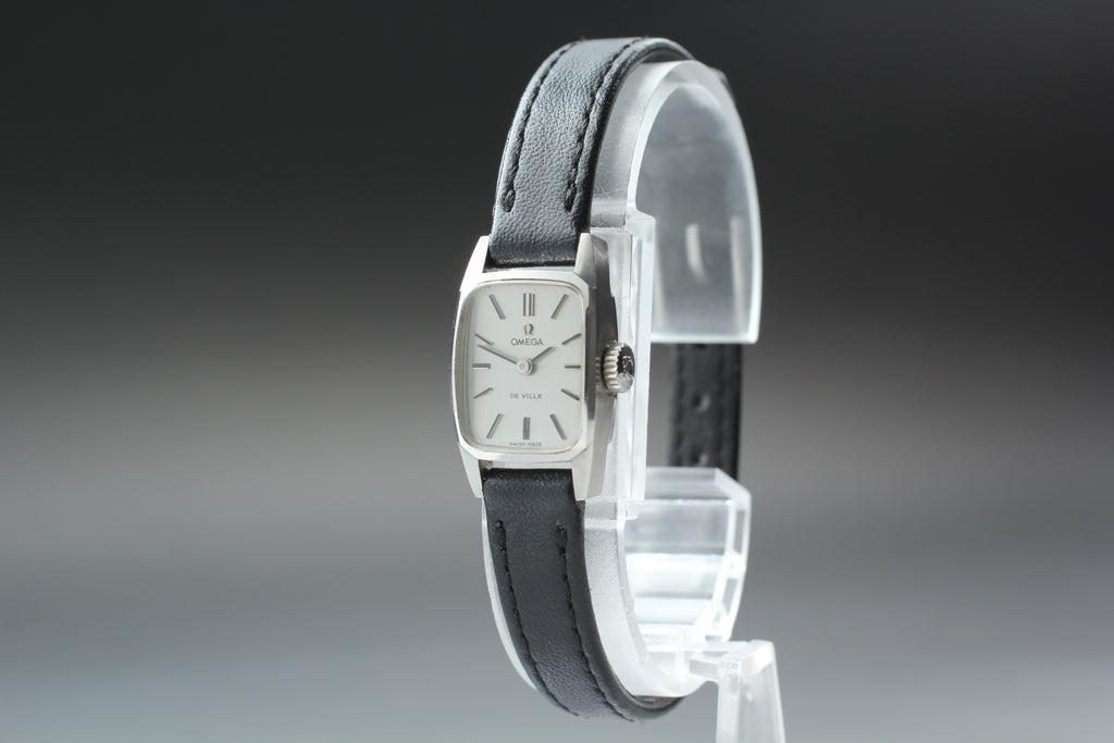 1971 Near MINT OMEGA De Ville 15mm 511.268 Manual Silver Dial Women's Vintage
