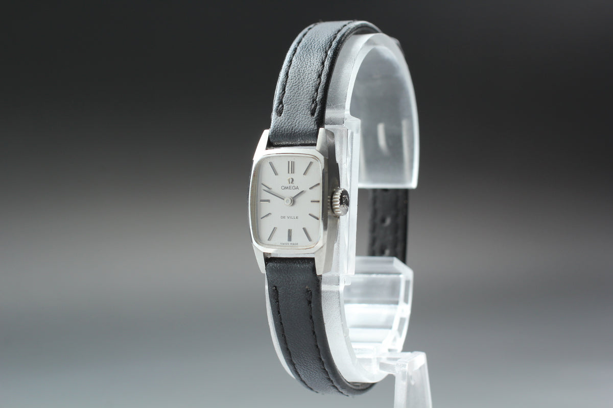 1971 Near MINT OMEGA De Ville 15mm 511.268 Manual Silver Dial Women's Vintage