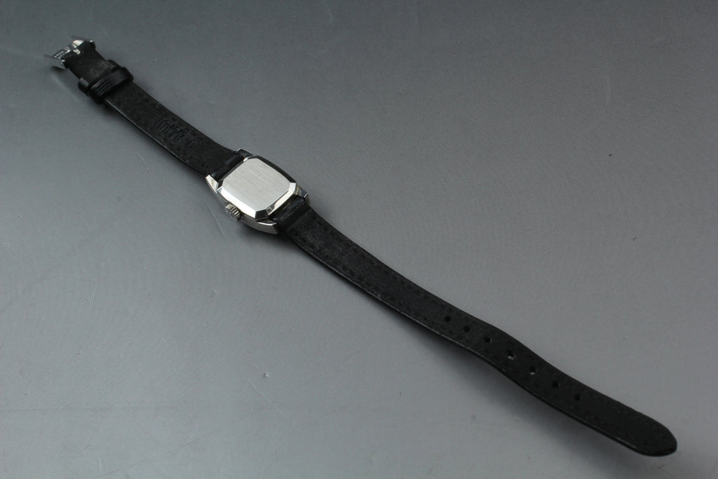1971 Near MINT OMEGA De Ville 15mm 511.268 Manual Silver Dial Women's Vintage