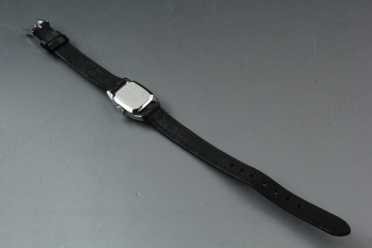 1971 Near MINT OMEGA De Ville 15mm 511.268 Manual Silver Dial Women's Vintage
