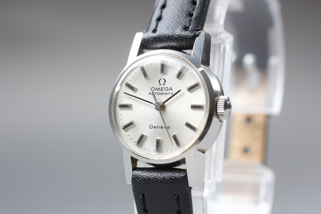 1969 Near MINT OMEGA Geneve 20mm 561.016 Automatic Silver Dial Women's Vintage
