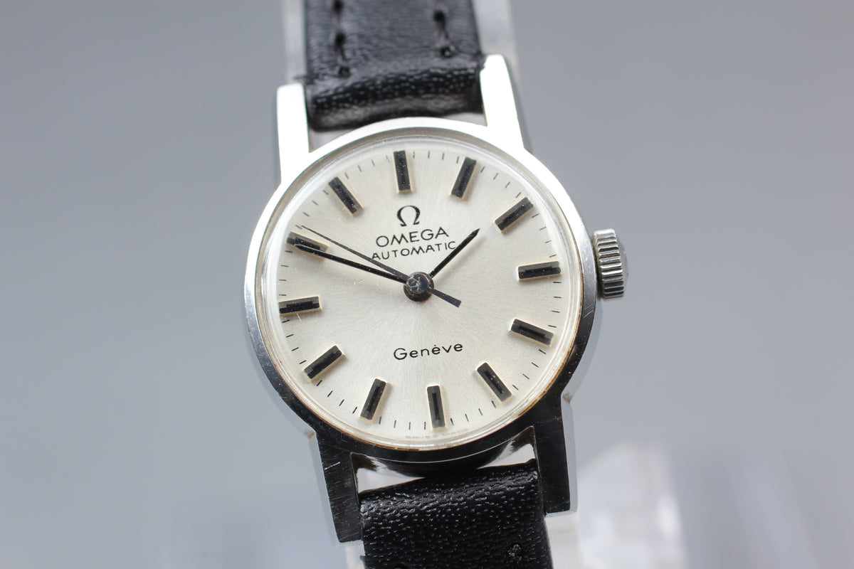 1969 Near MINT OMEGA Geneve 20mm 561.016 Automatic Silver Dial Women's Vintage