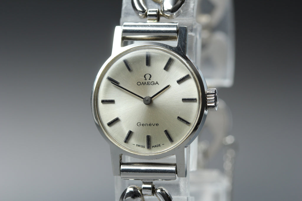 1971 Near MINT OMEGA Geneve 20mm 511.346 Manual Silver Dial Women's Vintage
