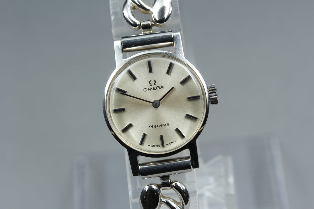 1971 Near MINT OMEGA Geneve 20mm 511.346 Manual Silver Dial Women's Vintage