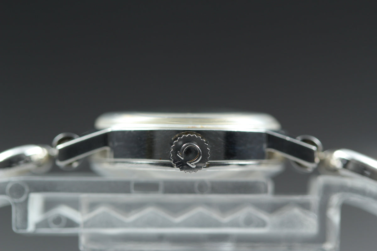 1971 Near MINT OMEGA Geneve 20mm 511.346 Manual Silver Dial Women's Vintage