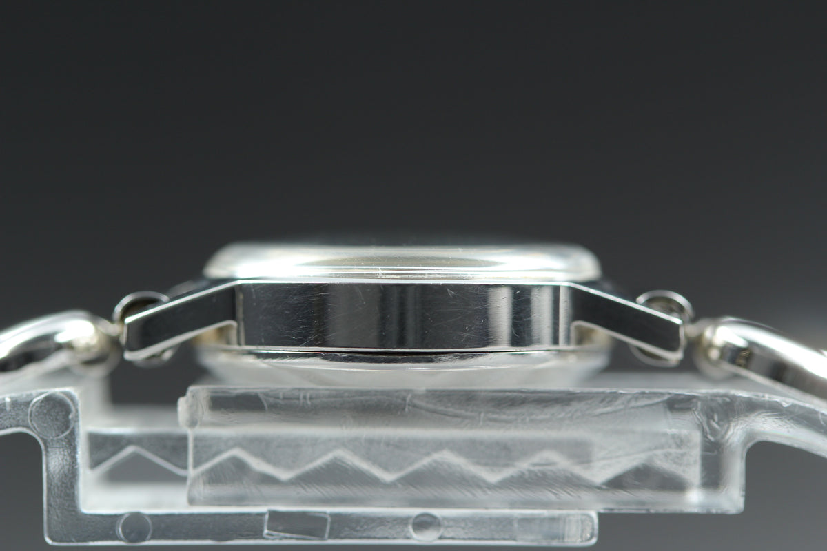 1971 Near MINT OMEGA Geneve 20mm 511.346 Manual Silver Dial Women's Vintage