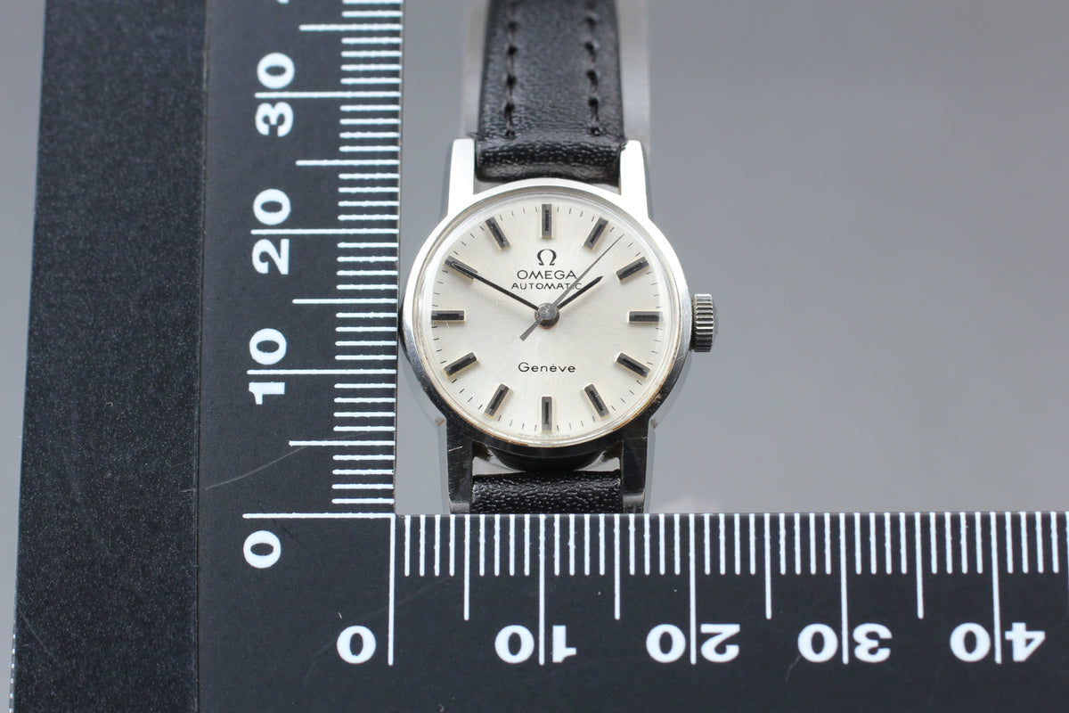 1969 Near MINT OMEGA Geneve 20mm 561.016 Automatic Silver Dial Women's Vintage