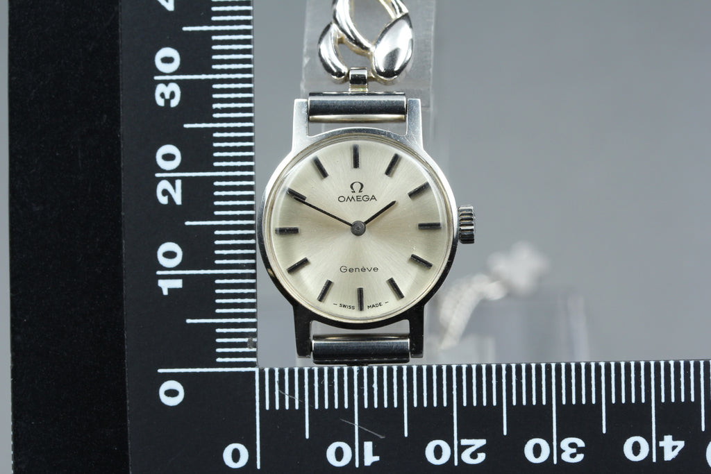 1971 Near MINT OMEGA Geneve 20mm 511.346 Manual Silver Dial Women's Vintage