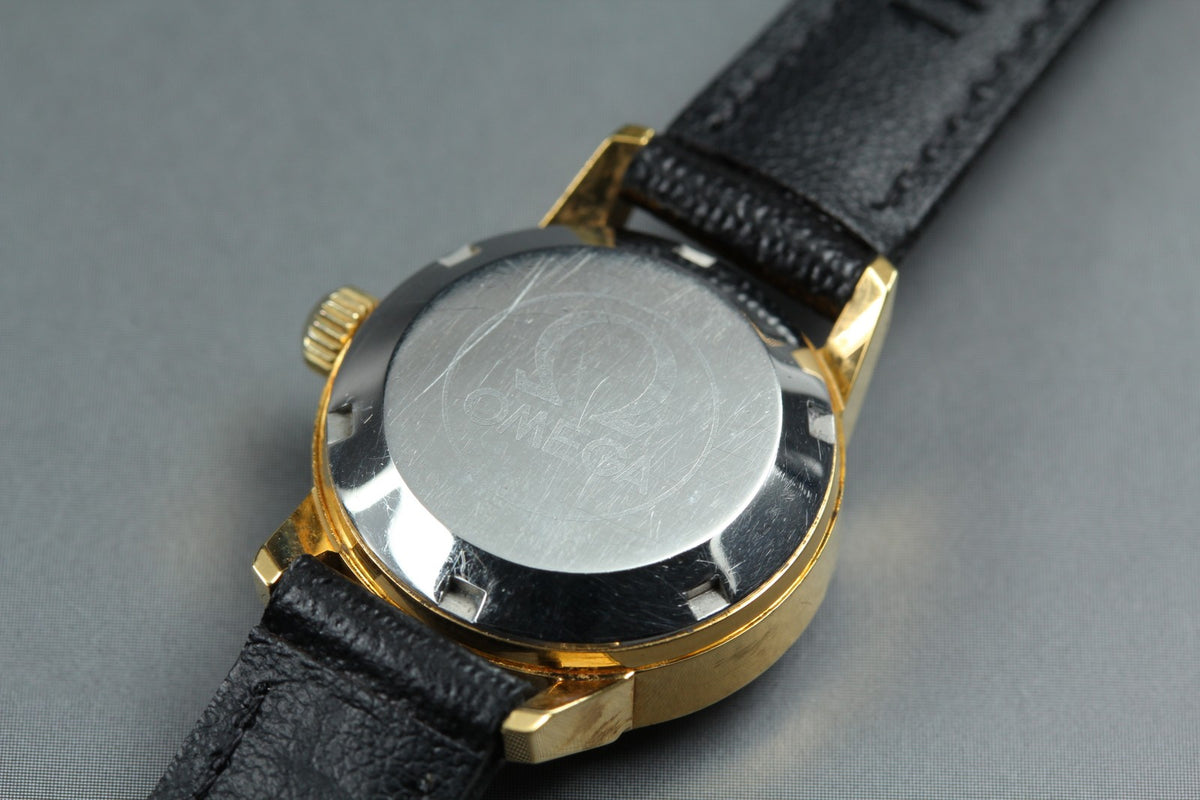 1973 Near MINT OMEGA Geneve 22mm 566.0045 Automatic Gold Dial Women's Vintage