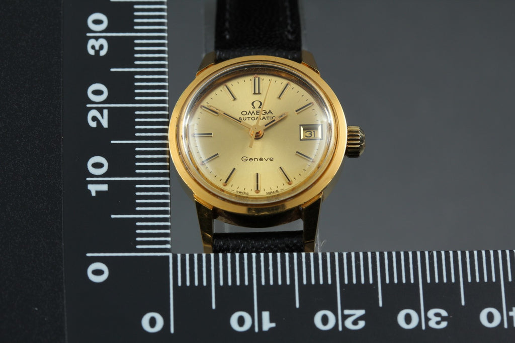 1973 Near MINT OMEGA Geneve 22mm 566.0045 Automatic Gold Dial Women's Vintage